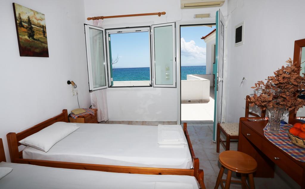 Akrogiali Hotel Plomari Buitenkant foto
