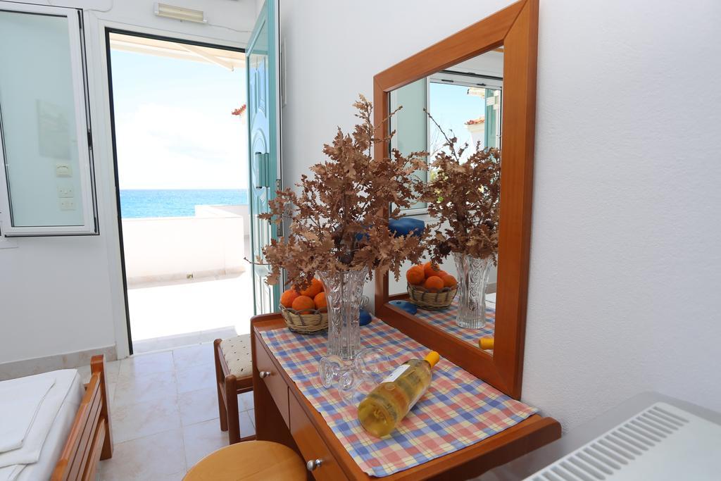 Akrogiali Hotel Plomari Buitenkant foto