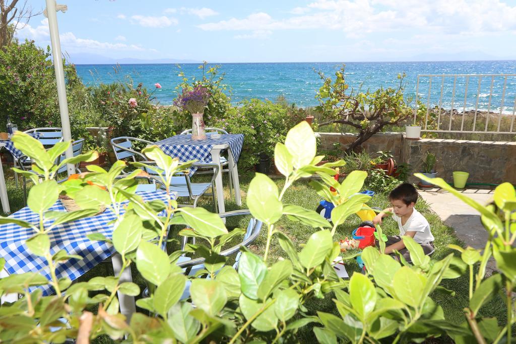 Akrogiali Hotel Plomari Buitenkant foto