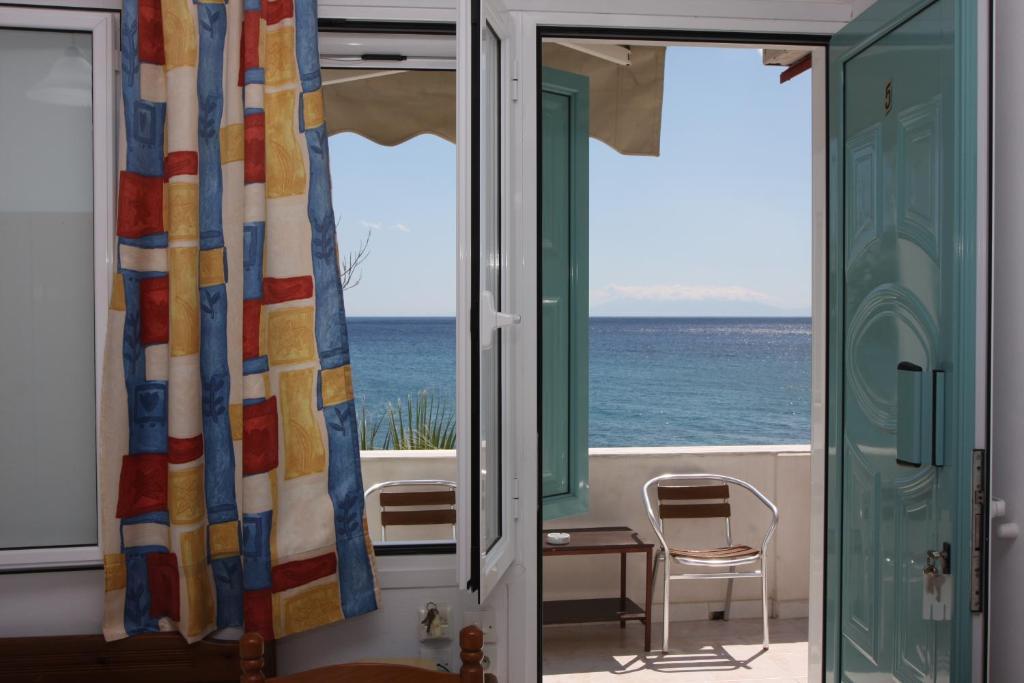 Akrogiali Hotel Plomari Kamer foto