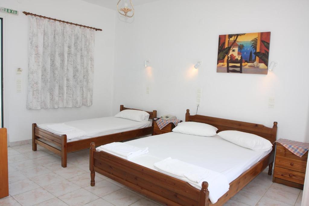 Akrogiali Hotel Plomari Buitenkant foto